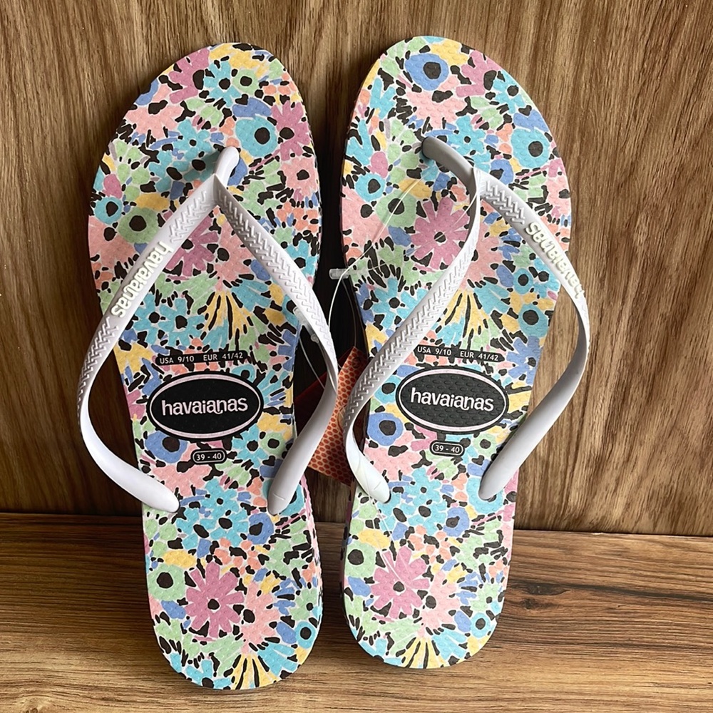 Havaianas- Calm Lilac- Floral Romantic Flip-Flops - Women's 9/10- NWT-